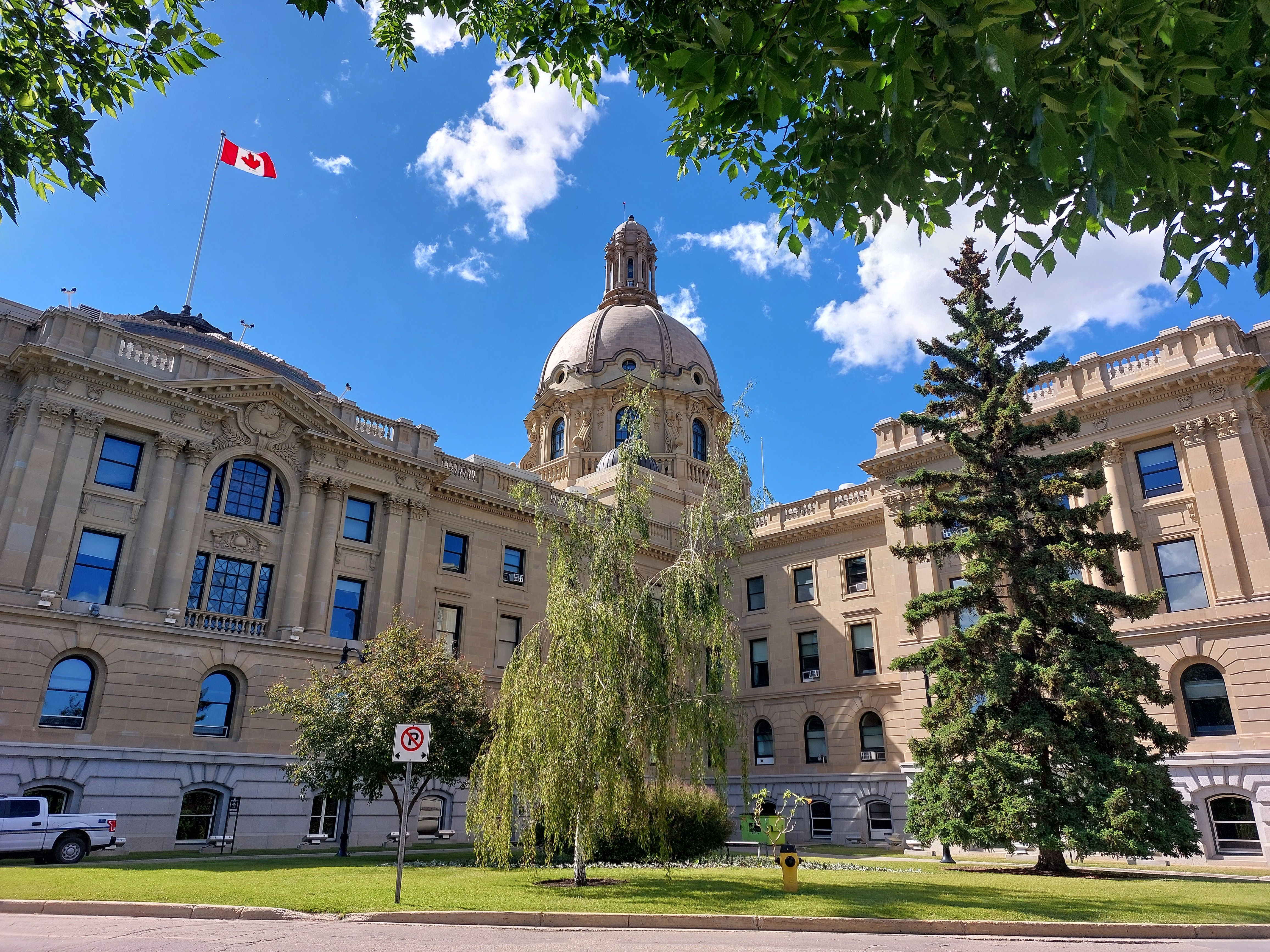 17jul24 - more holiday pics, town hall of edmonton